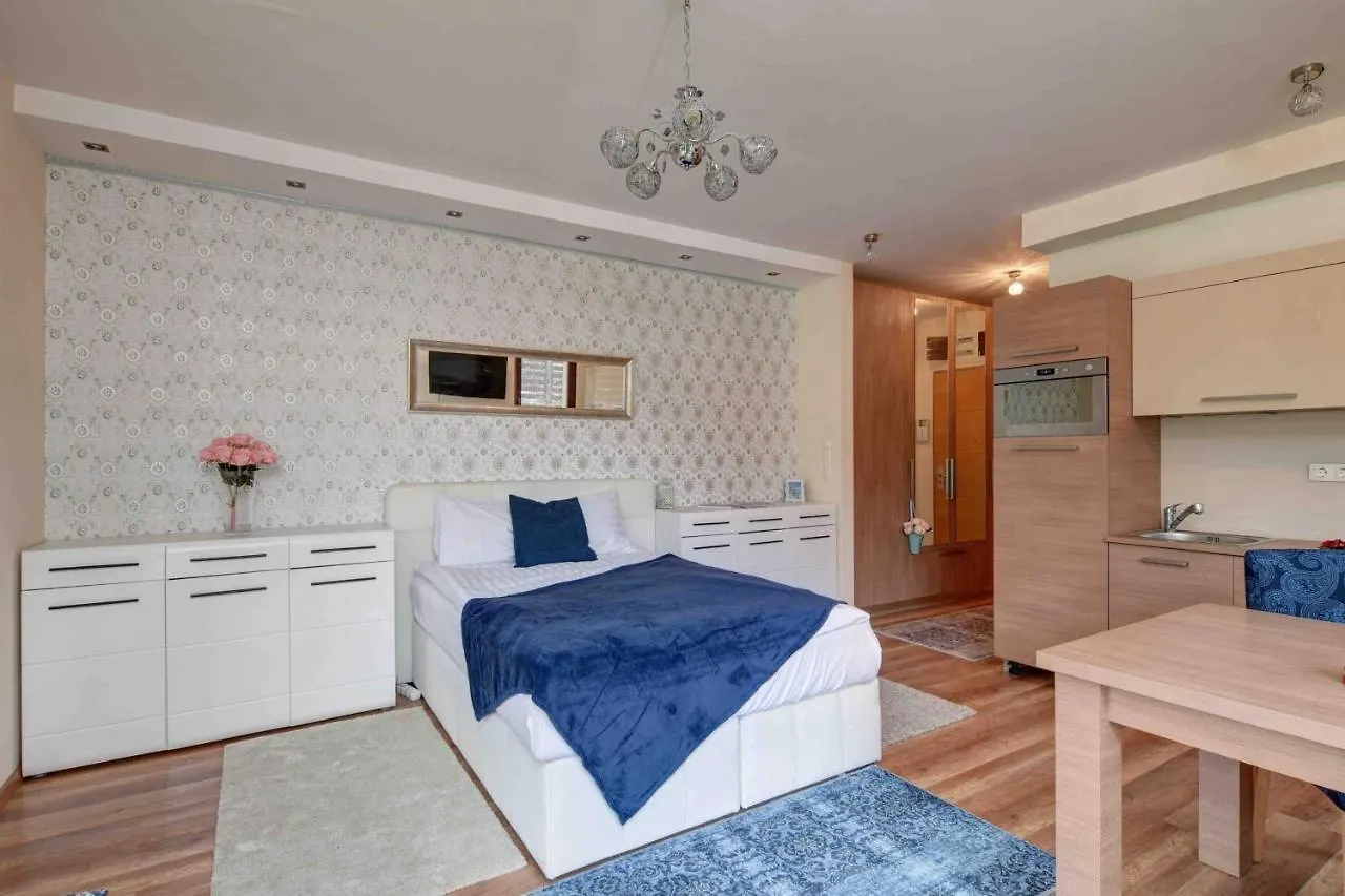 Madarhegy Apartment With Garden Buda Side Budapest