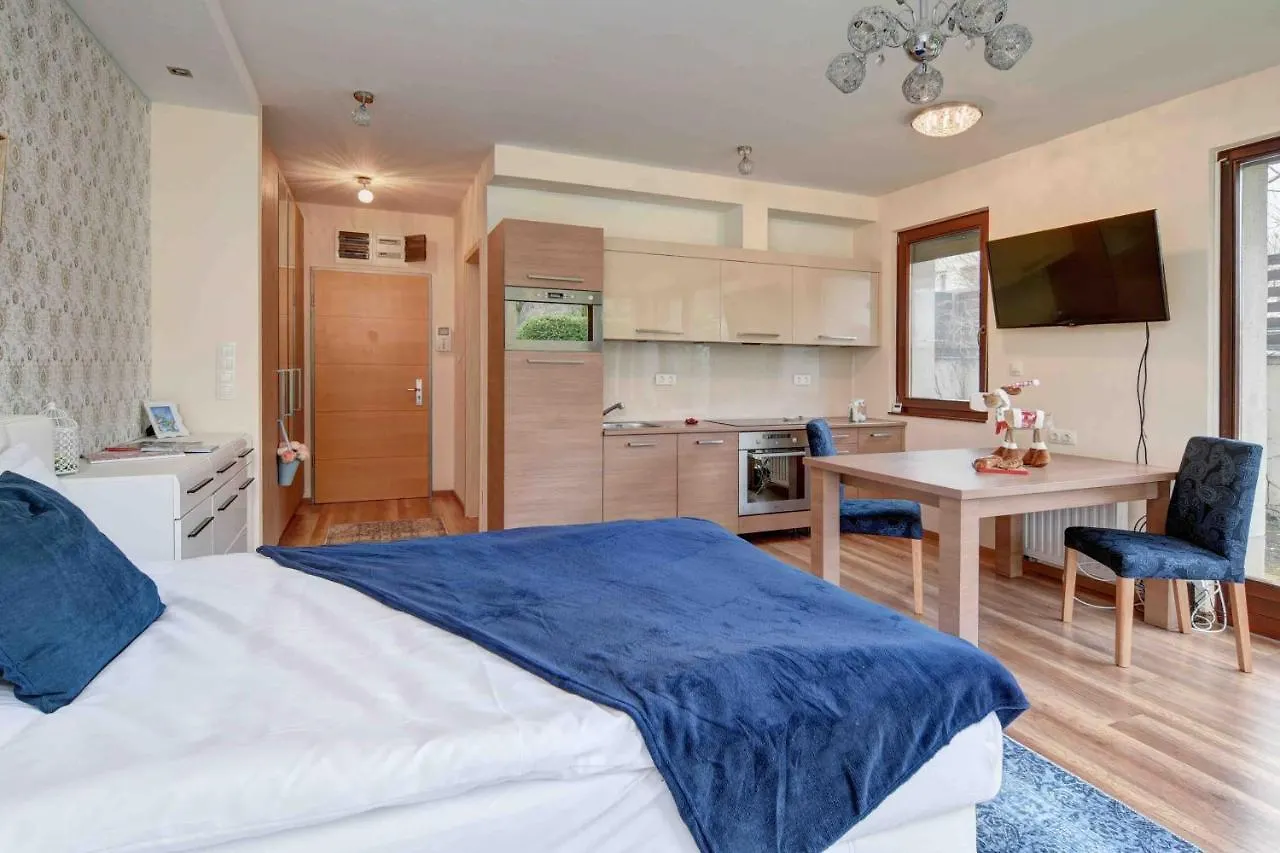 Madarhegy Apartment With Garden Buda Side Budapest