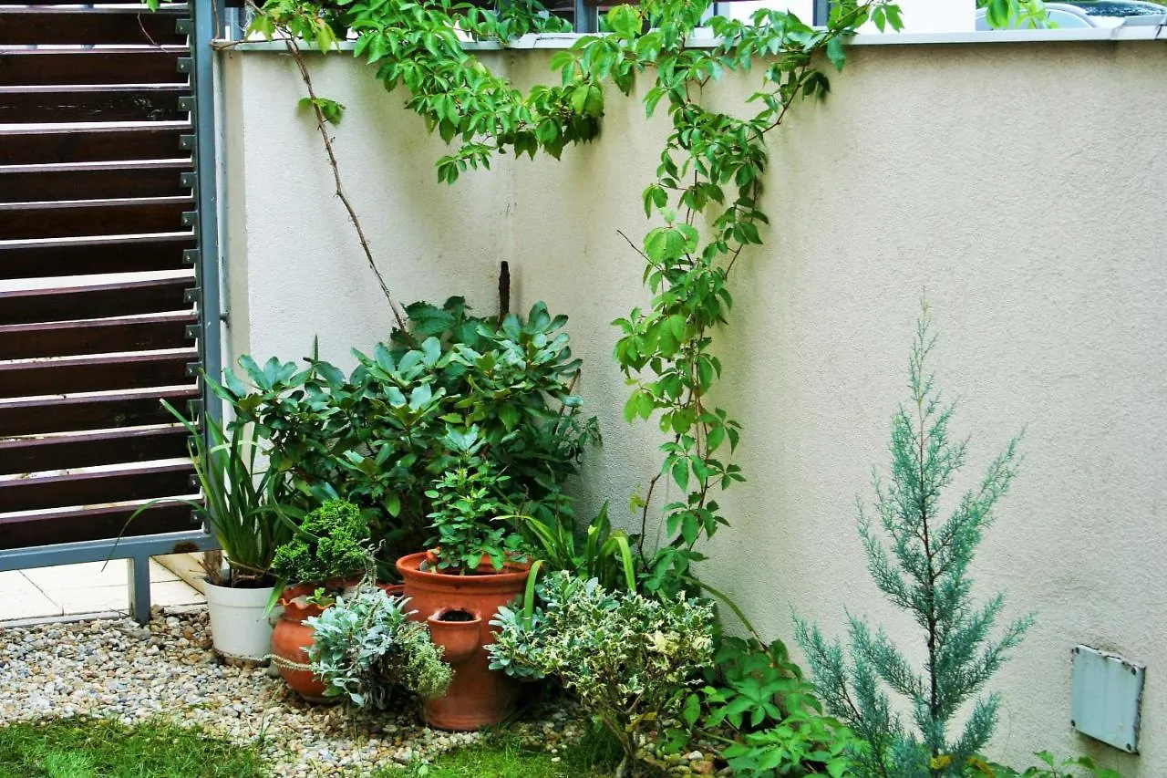 Madarhegy Apartment With Garden Buda Side Budapest
