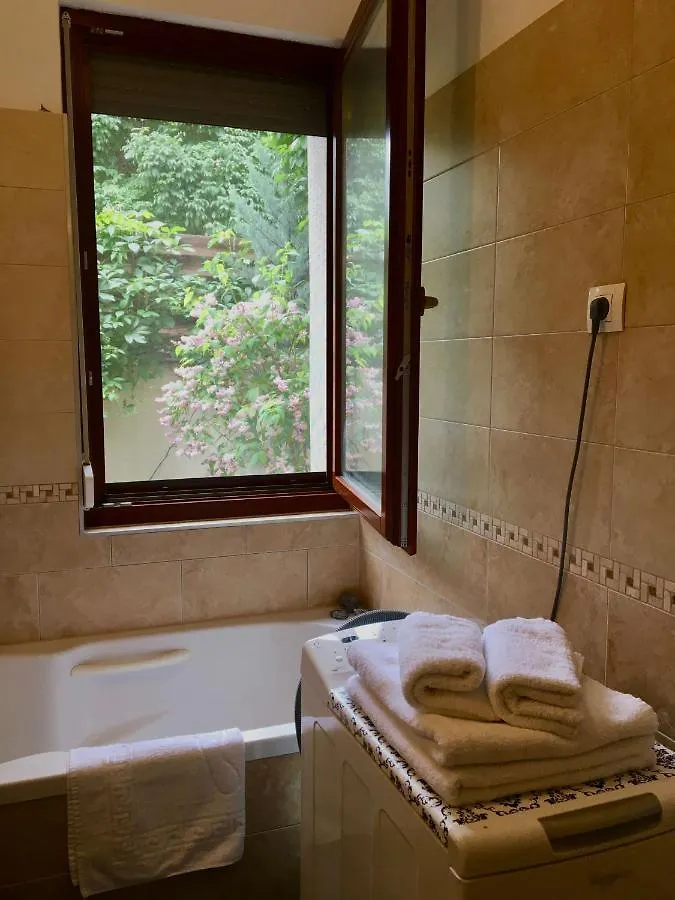 Madarhegy Apartment With Garden Buda Side Budapest