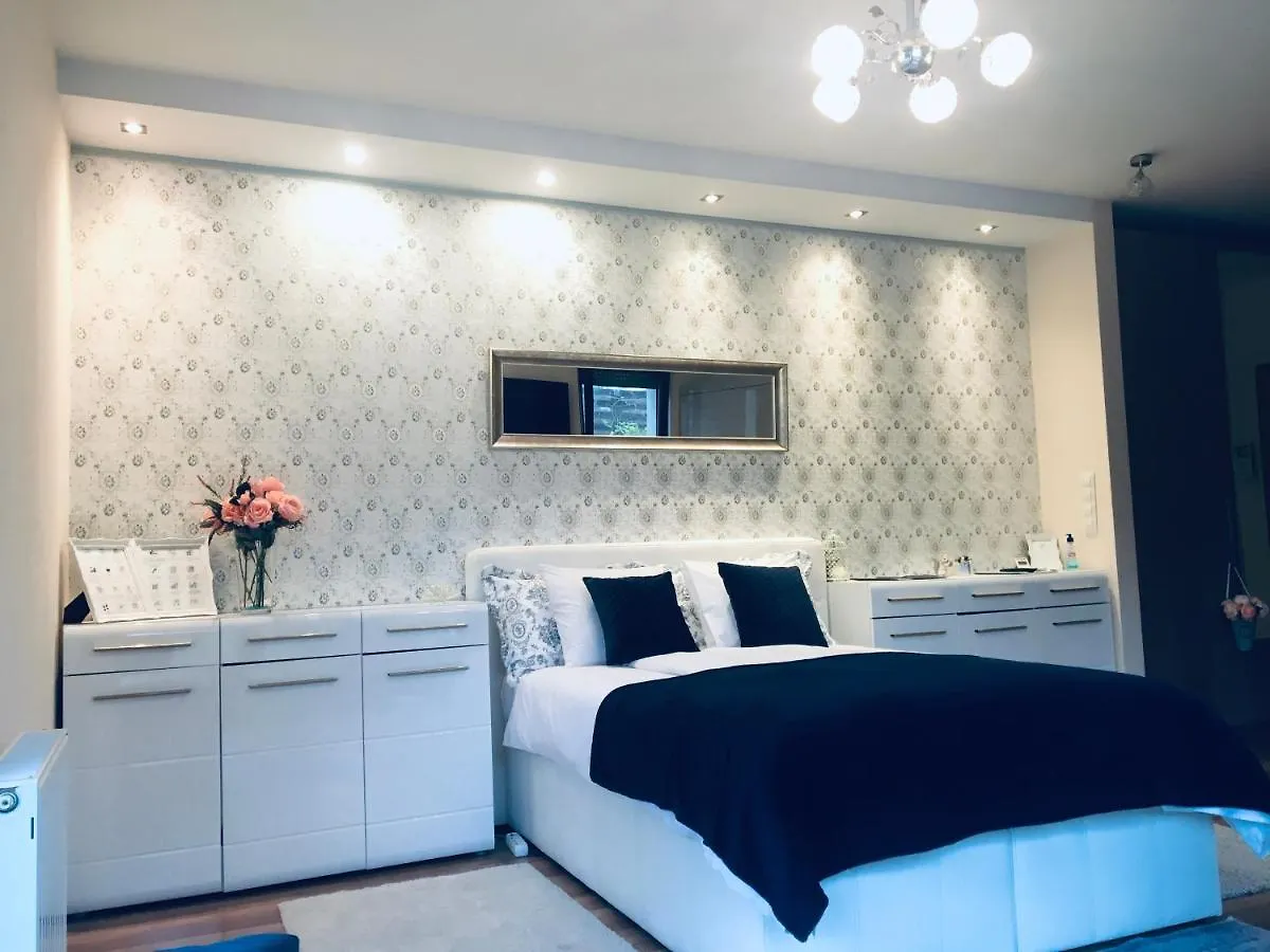 Madarhegy Apartment With Garden Buda Side Budapest