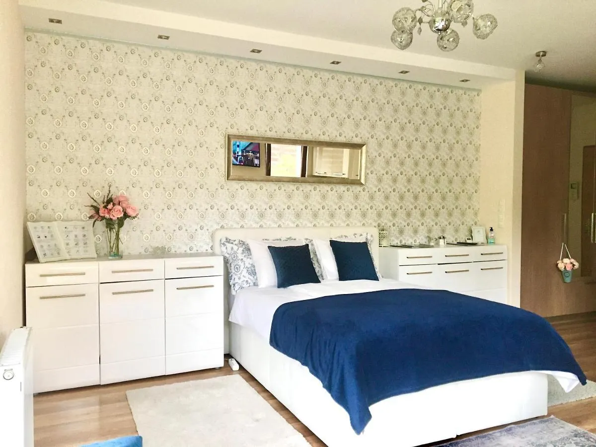Madarhegy Apartment With Garden Buda Side Budapest