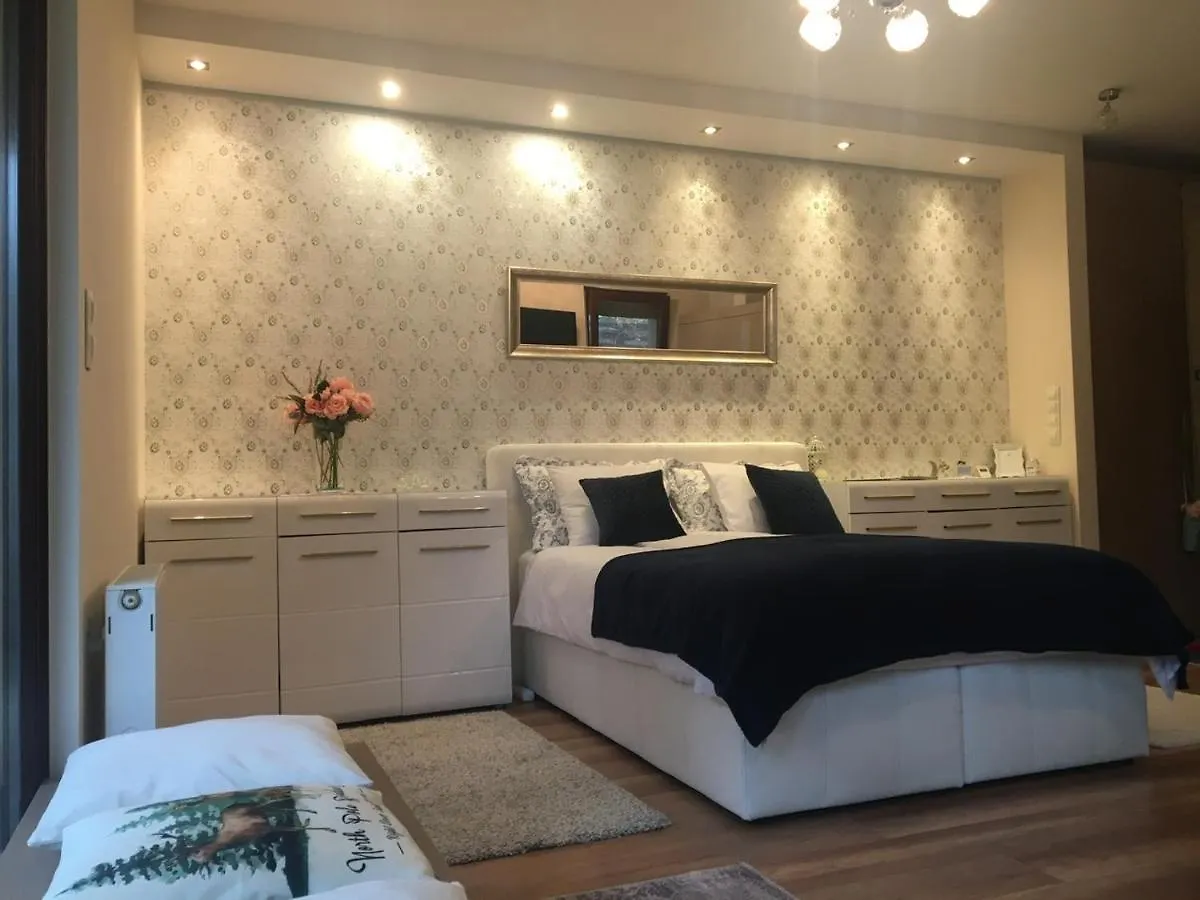 Madarhegy Apartment With Garden Buda Side Budapest